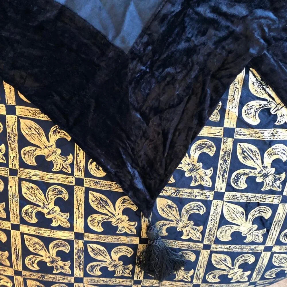 NWT ALEXANDRA'S ACCENTS Baroque Throw Black Velour Gold Fleur-de-lis 60” Square